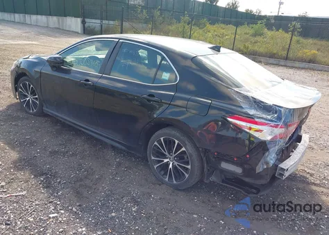 2019 Toyota Camry L/Le/Xle/Se/Xse z USA, uszkodzony, nr VIN 4T1B11HK3KU212111